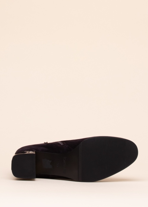 Loretta Vitale poolsaapad