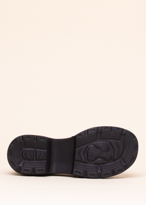 Loretta Vitale kingad