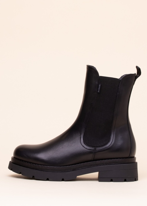 NeroGiardini poolsaapad