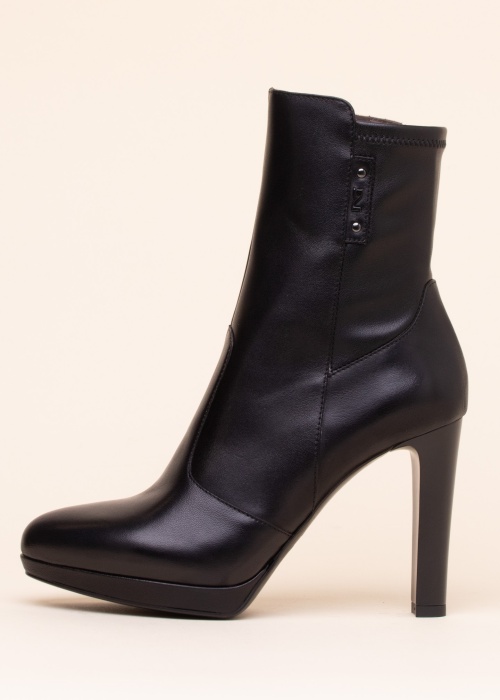 NeroGiardini poolsaapad