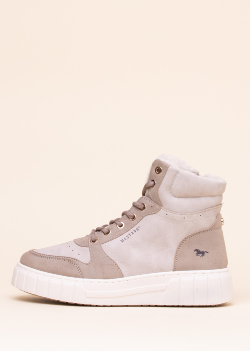 Mustang sooja voodriga tennised