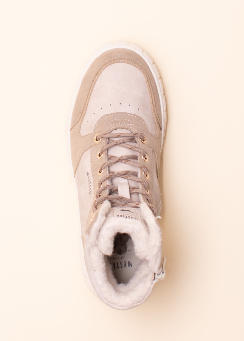 Mustang sooja voodriga tennised