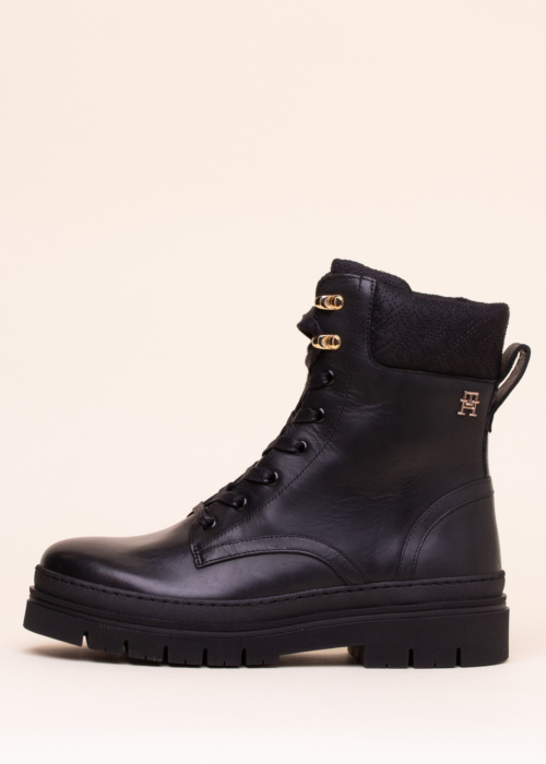 Tommy Hilfiger poolsaapad