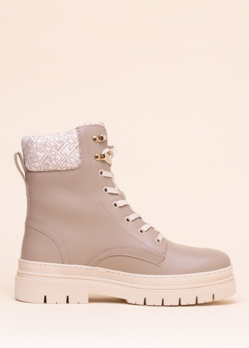 Tommy Hilfiger poolsaapad