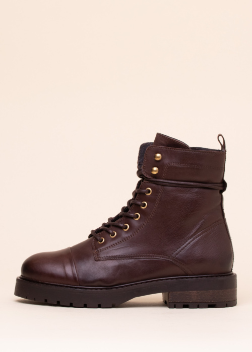 Pavement poolsaapad Jana