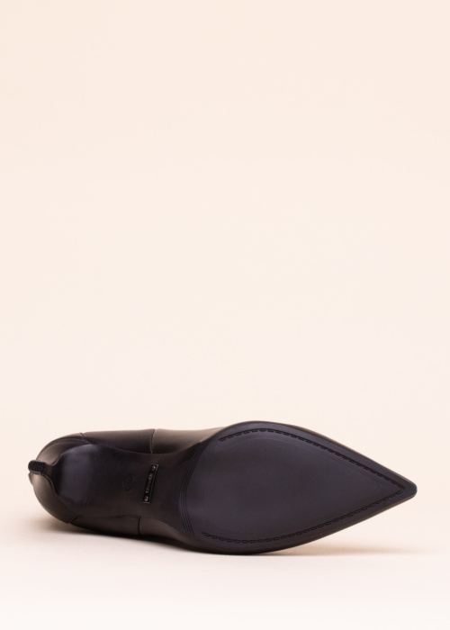 Guess poolsaapad Feyly