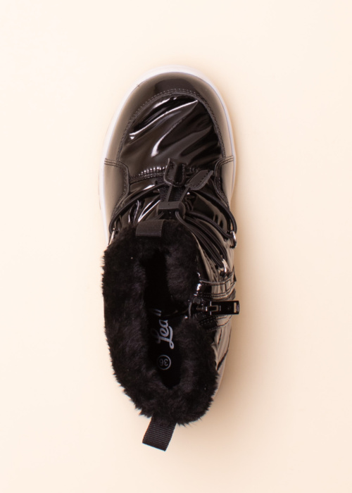 Leaf talvesaapad Sikvik