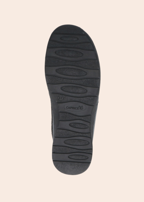 Кроссовки Caprice