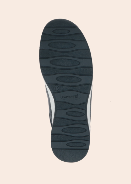 Кроссовки Caprice