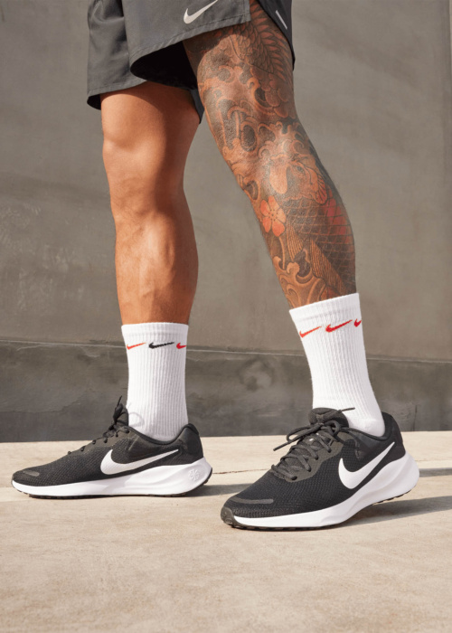 Nike jooksujalatsid Revolution 7