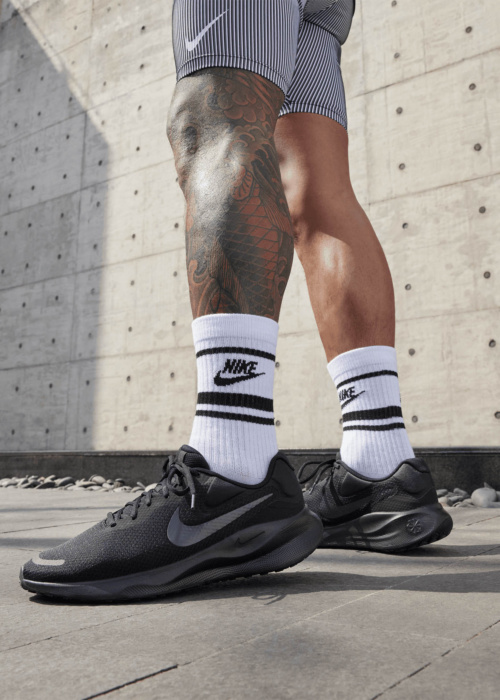 Беговые кроссовки Revolution 7 Nike