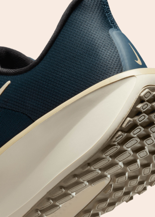 Беговые кроссовки Quest 6 Nike