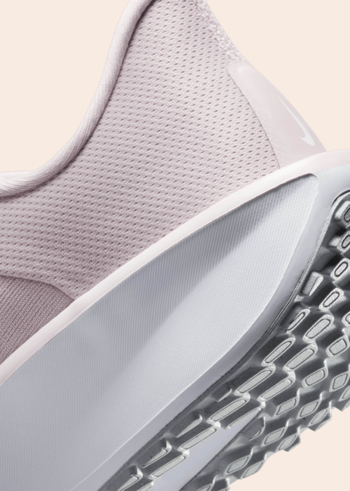 Беговые кроссовки Quest 6 Nike