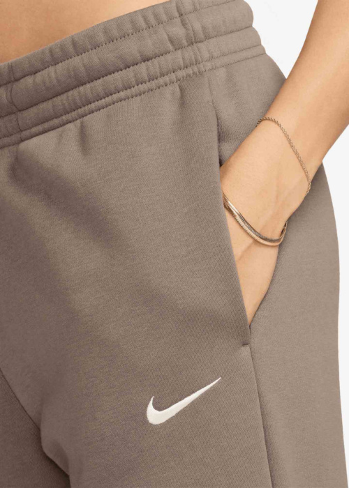 Спортивные штаны Nike