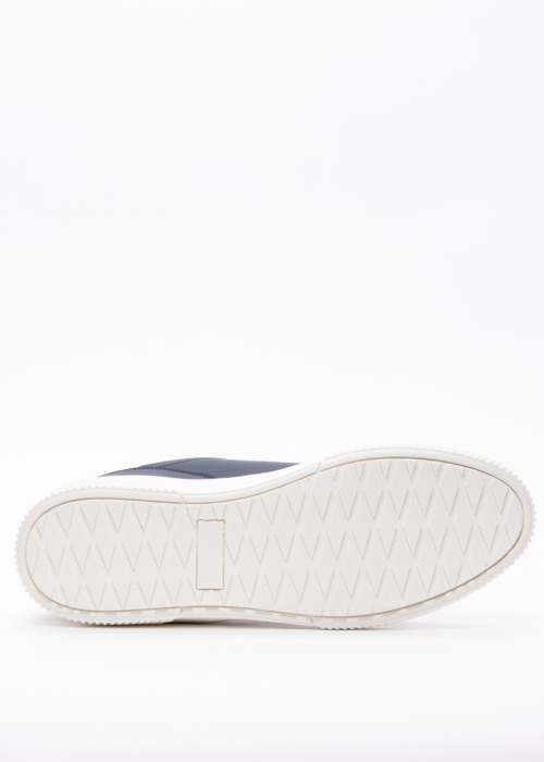 Best Buy tennised D.T. New York