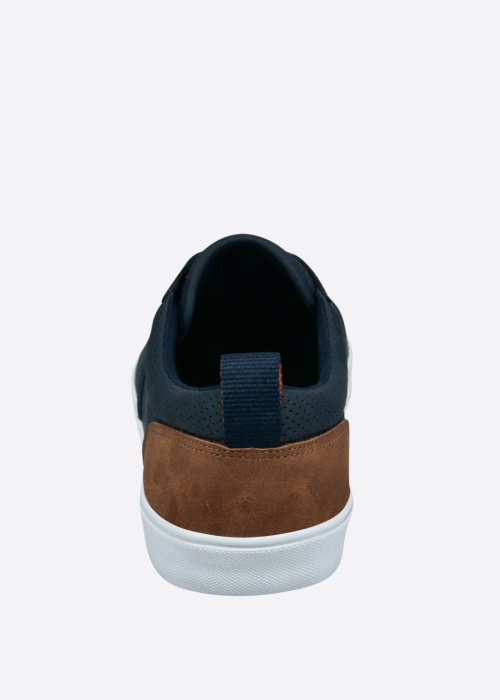 Bugatti tennised Sonoma