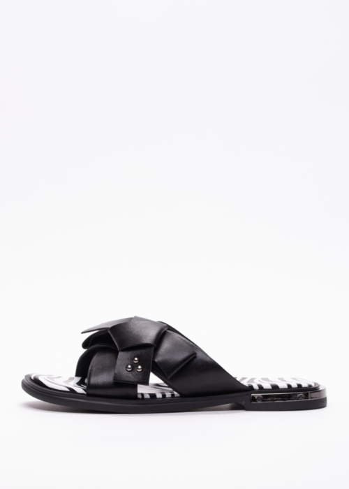 Loretta Vitale kingad