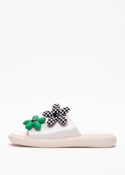 Loretta Vitale kingad