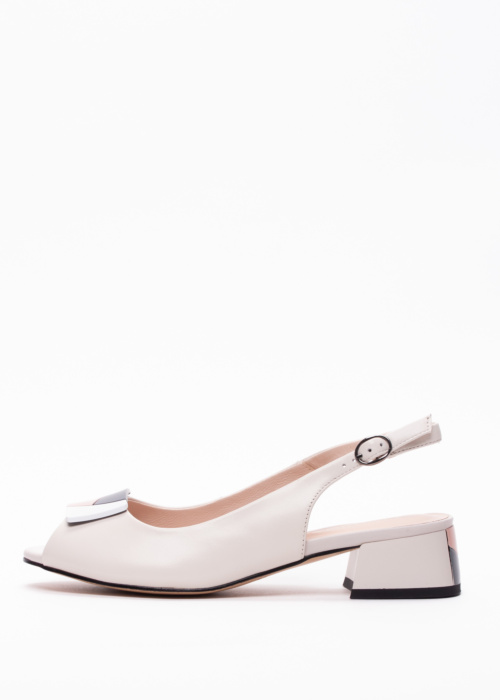 Loretta Vitale kingad