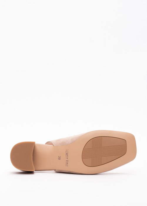 Loretta Vitale kingad