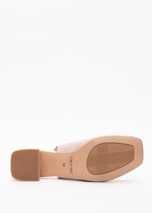 Loretta Vitale kingad