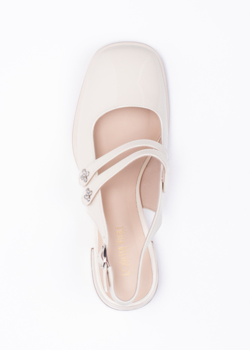 Loretta Vitale kingad