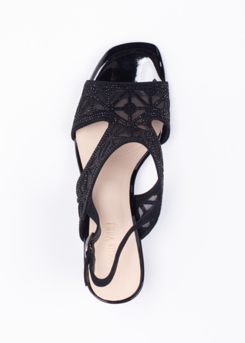 Loretta Vitale kingad