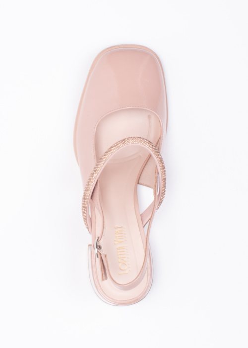 Loretta Vitale kingad