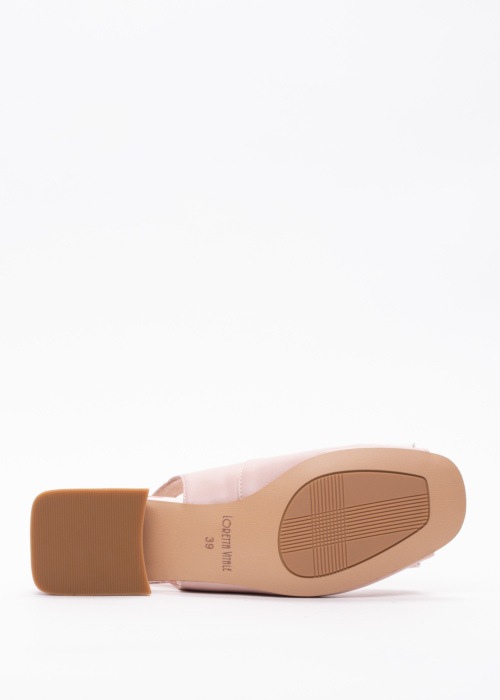 Loretta Vitale kingad