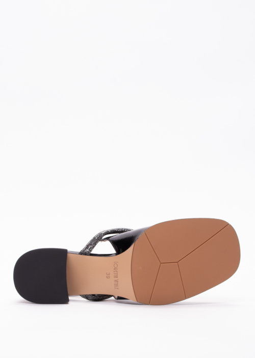 Loretta Vitale kingad