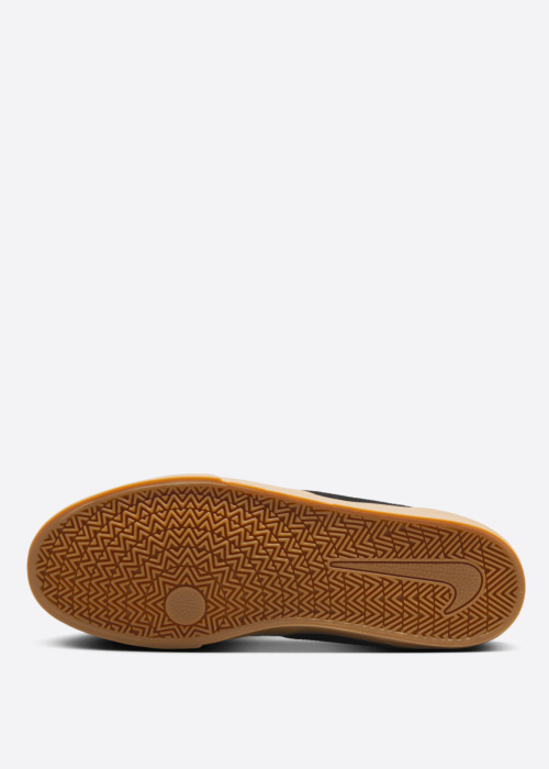 Nike tennised Charge