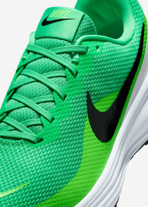 Nike jooksujalatsid Revolution 8