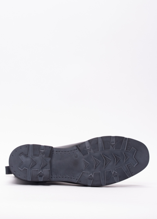 Bullboxer poolsaapad