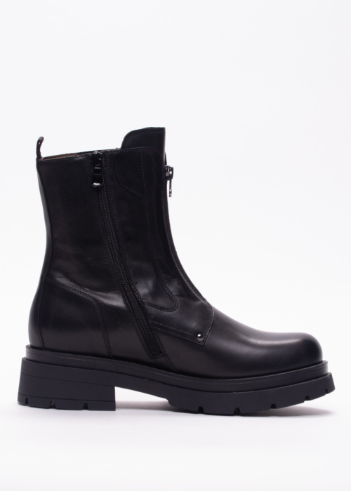 NeroGiardini poolsaapad