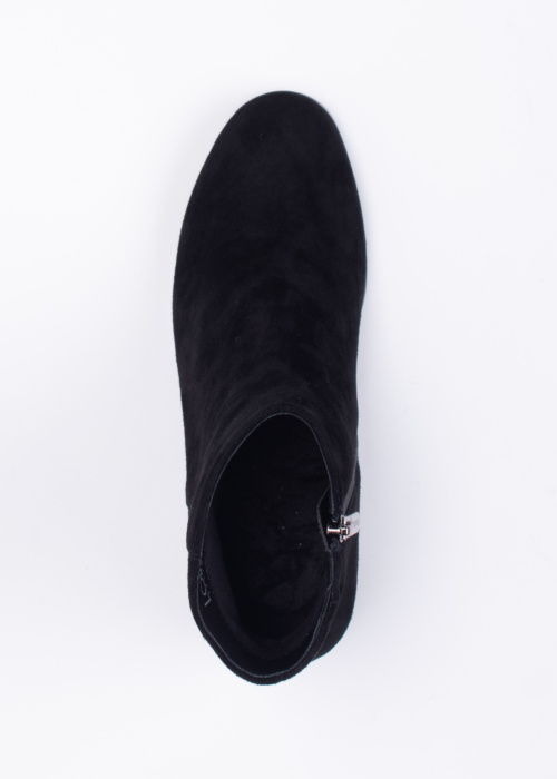 Loretta Vitale poolsaapad