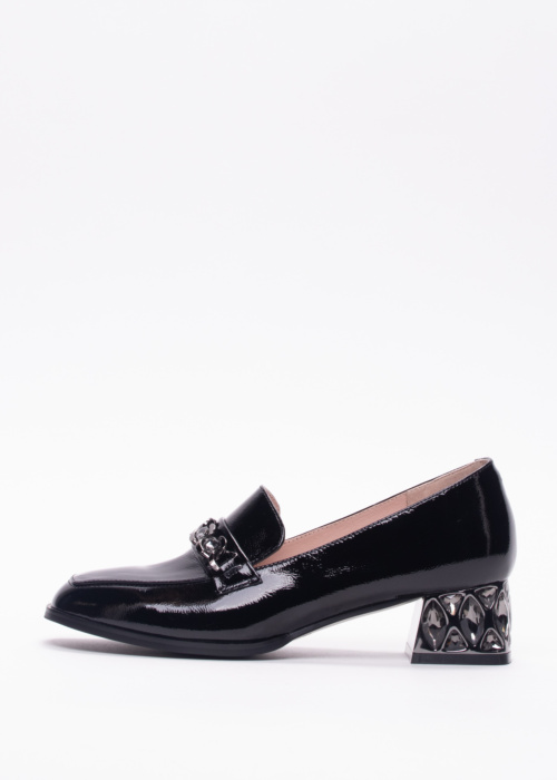 Loretta Vitale kingad