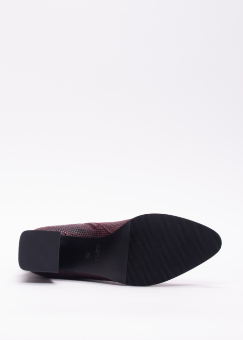 Loretta Vitale poolsaapad