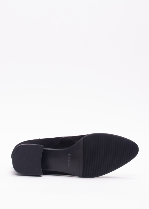 Loretta Vitale poolsaapad