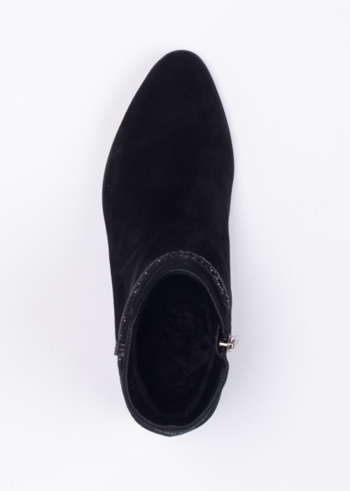 Loretta Vitale poolsaapad