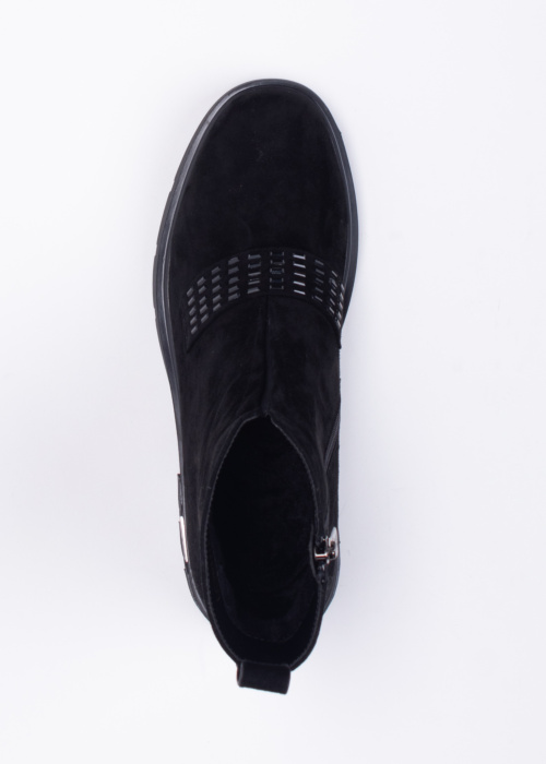 Loretta Vitale poolsaapad