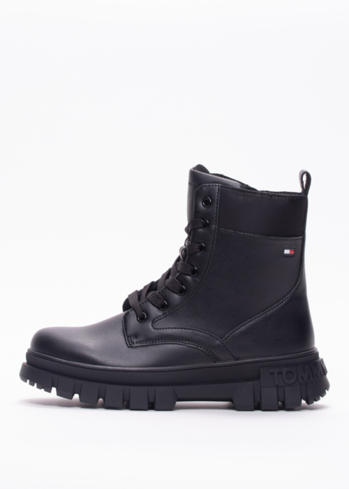 Tommy Hilfiger poolsaapad Michigan