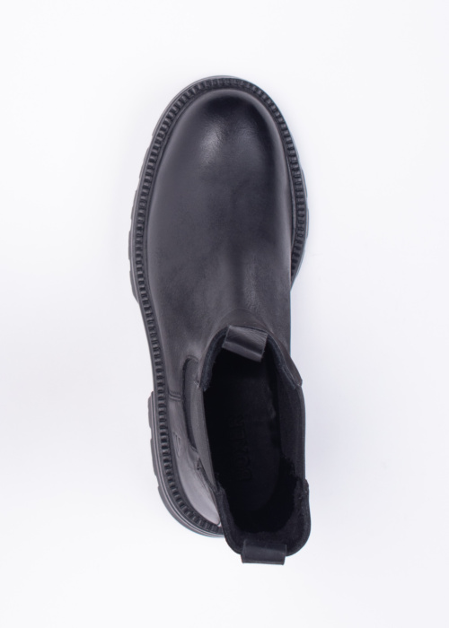 Bullboxer poolsaapad