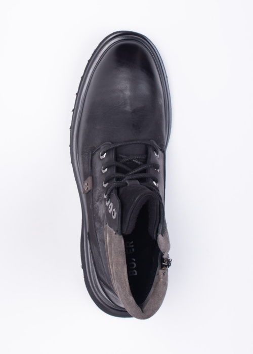 Bullboxer poolsaapad