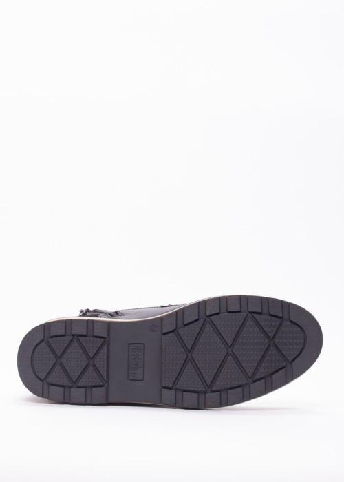 Bullboxer poolsaapad