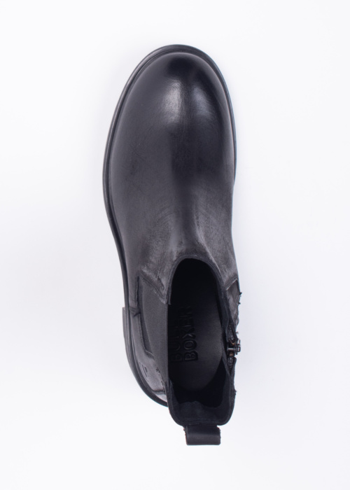 Bullboxer poolsaapad