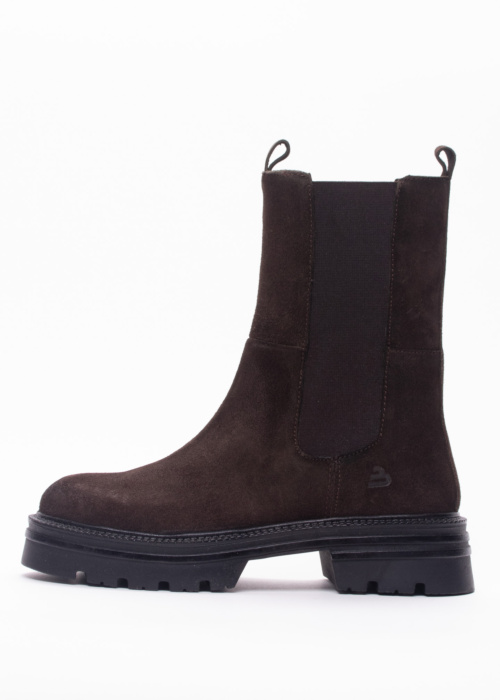 Bullboxer poolsaapad