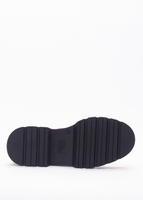 Bullboxer poolsaapad