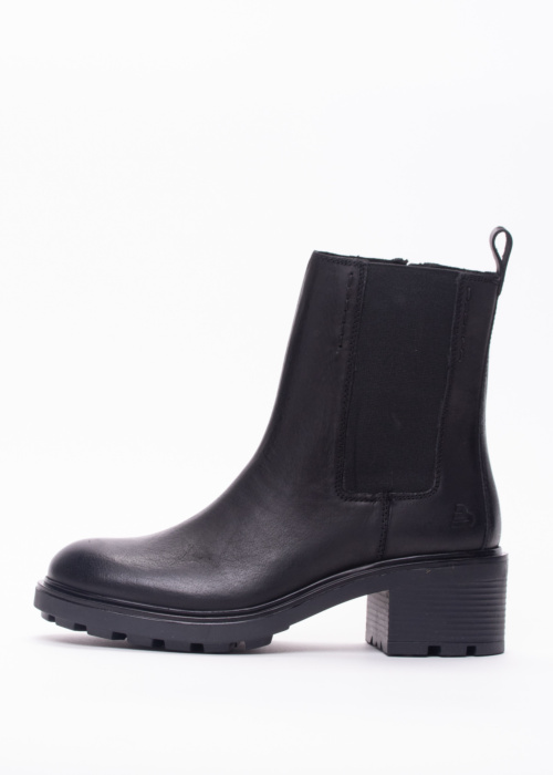 Bullboxer poolsaapad