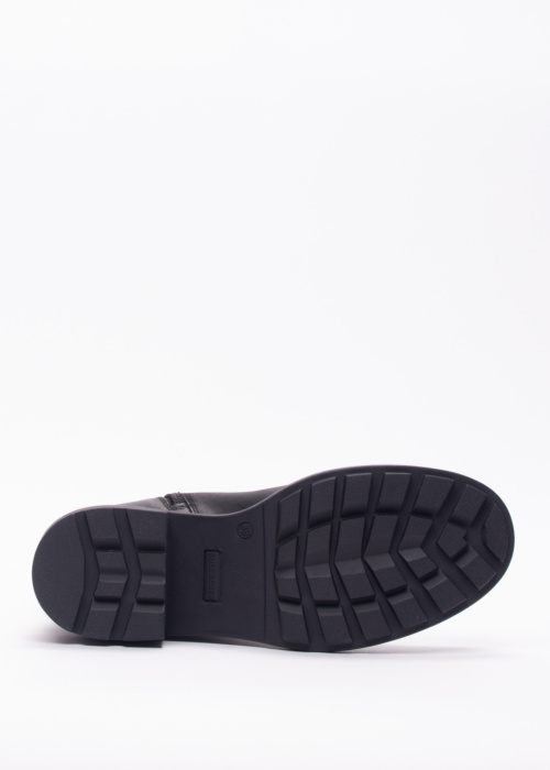 Bullboxer poolsaapad