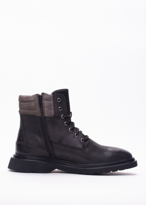 Bullboxer poolsaapad